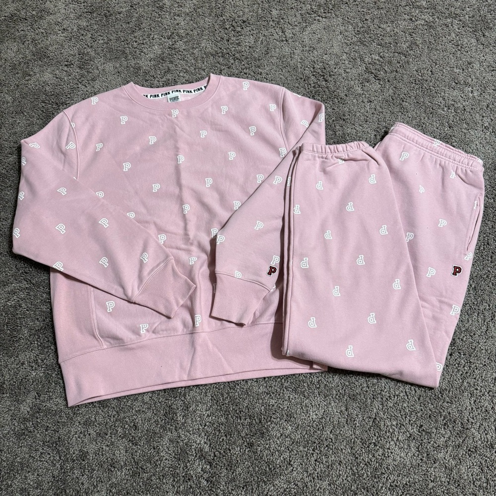 VS PINK CAMPUS PANTS AND PULLOVER CREW